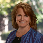 Suzanne Brady, The Lakeside Specialist (United Real Estate Premier)