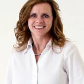 LeAnne Carswell, Real estate broker in charge of large team (Expert Real Estate Team)