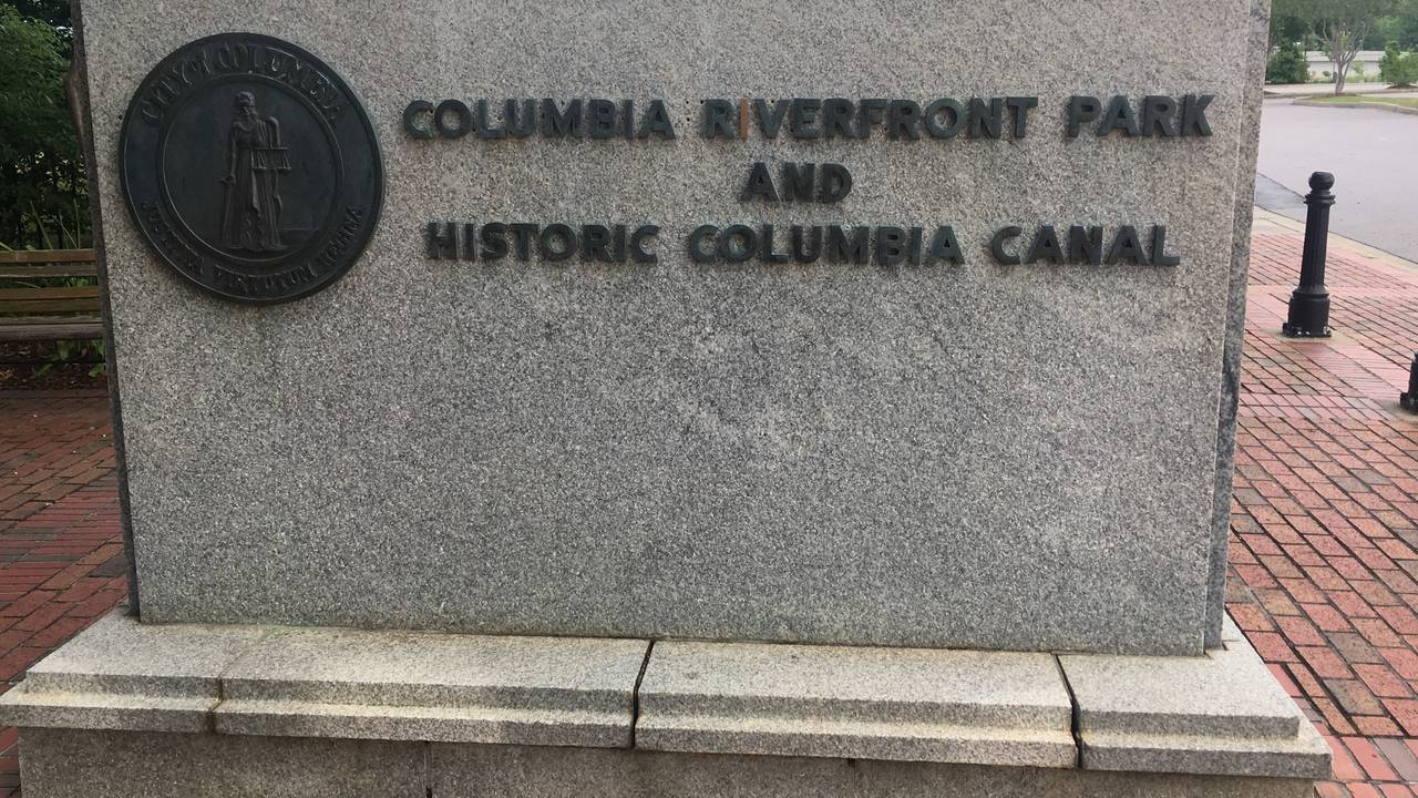 Columbia_Riverfront_Park_and_Columbia_Canal.JPG