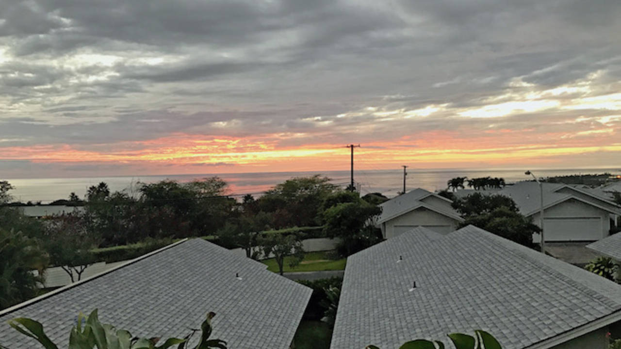 Sunset_over_Kailua-Kona.jpg