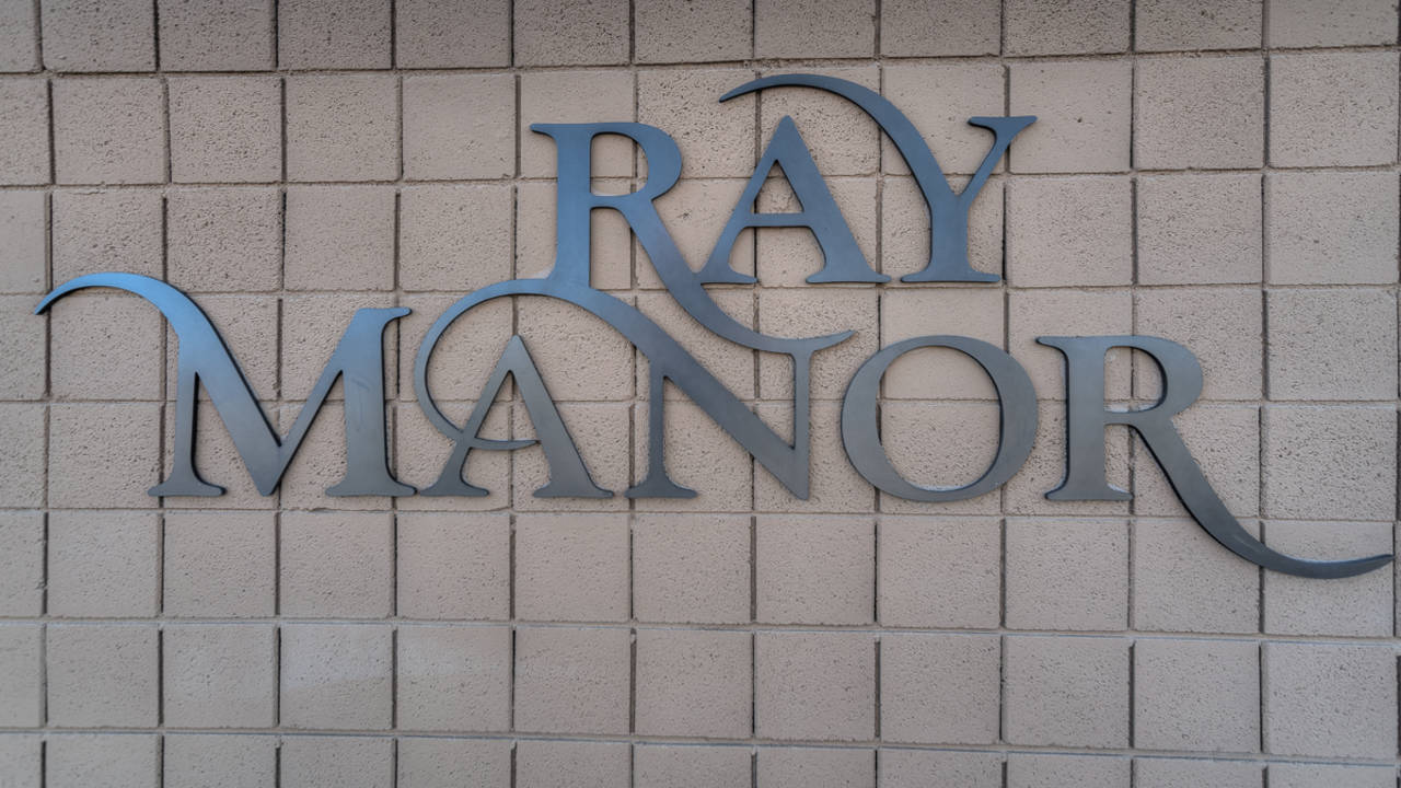 027-Ray_Manor.jpg