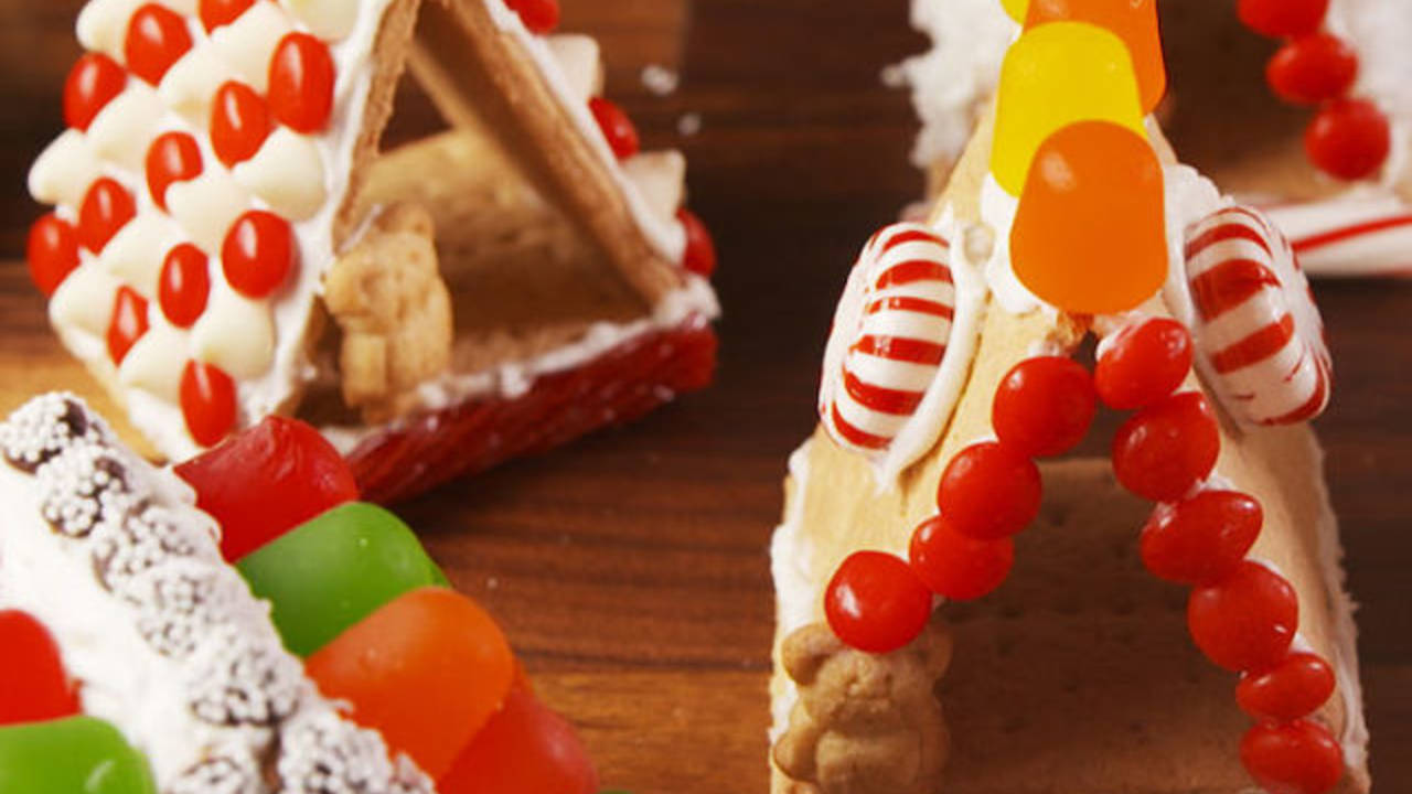 mini-gingerbread-houses.jpg