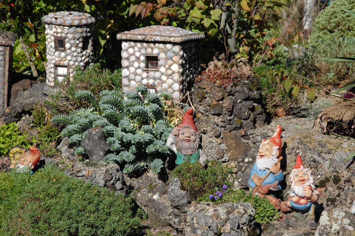 garden-gnomes-house.jpg