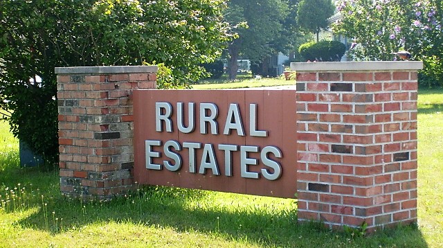 Rural_Estates_Entry_Sign.jpg