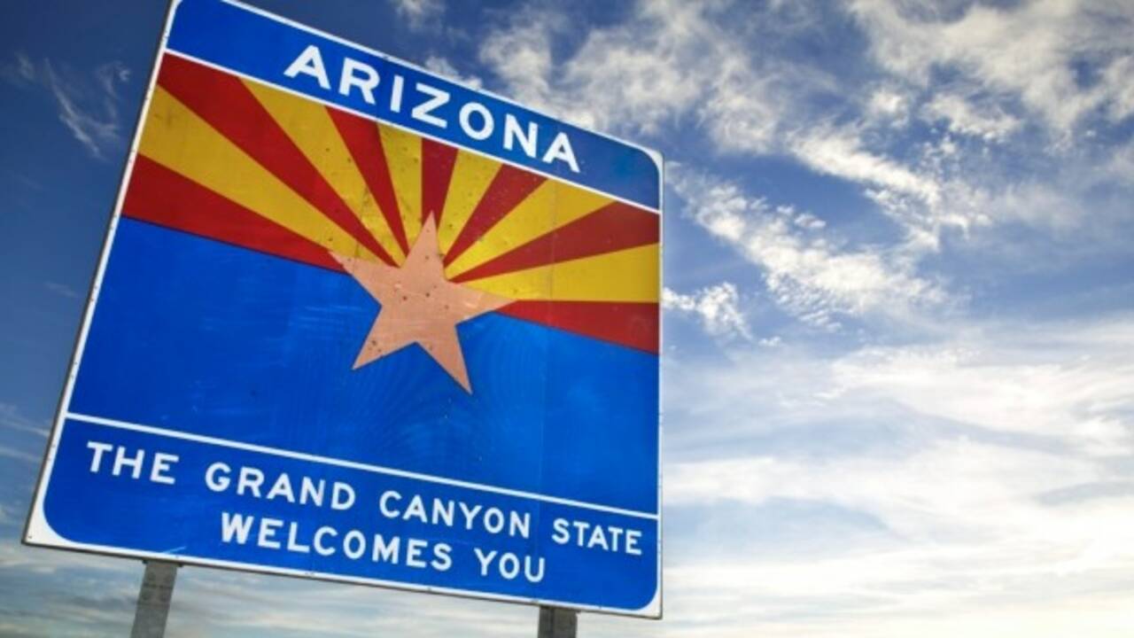 Arizona-welcome_street_sign.jpg
