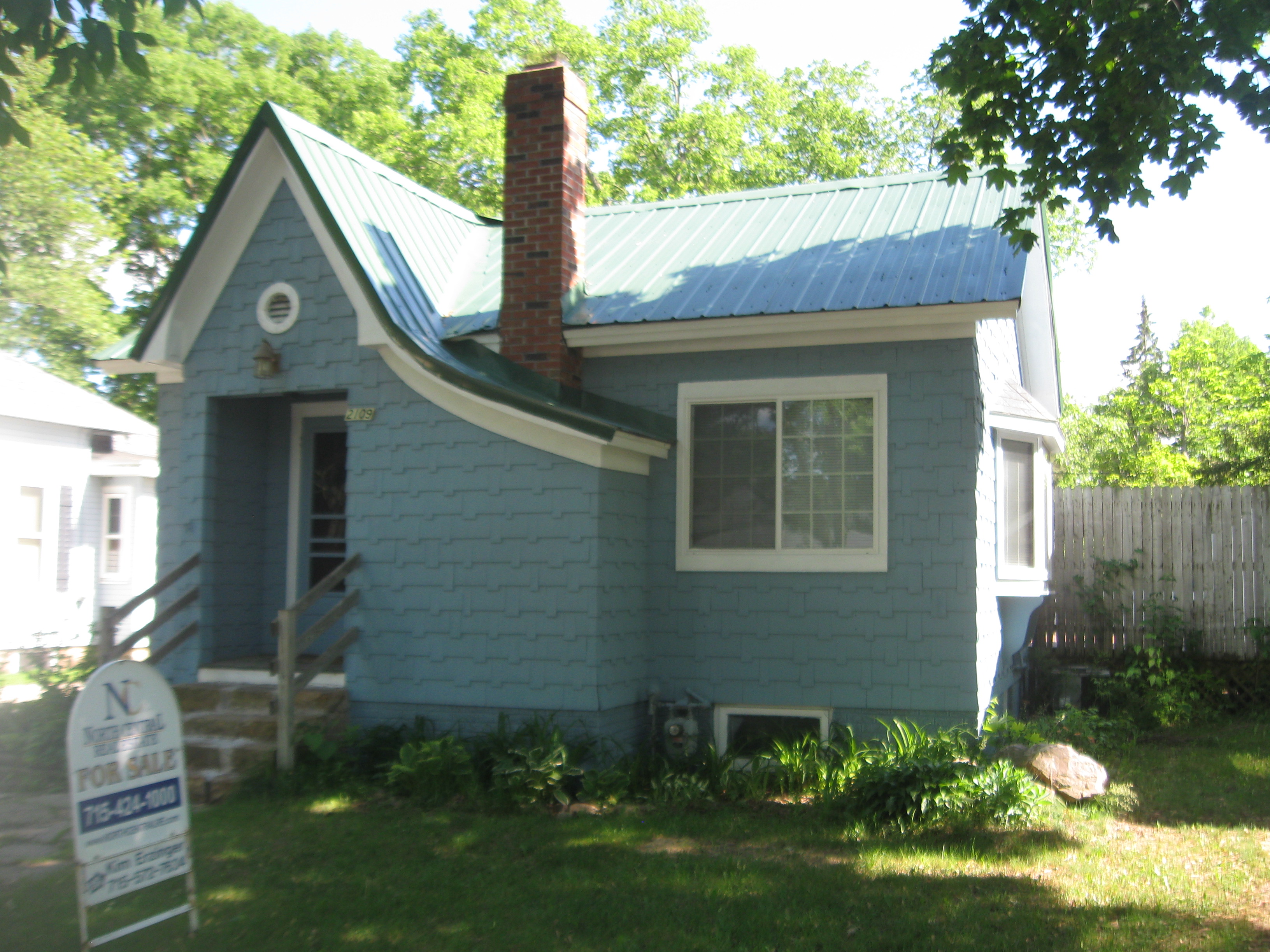 Accepted Offer Adorable Cottage Style Home on Center St