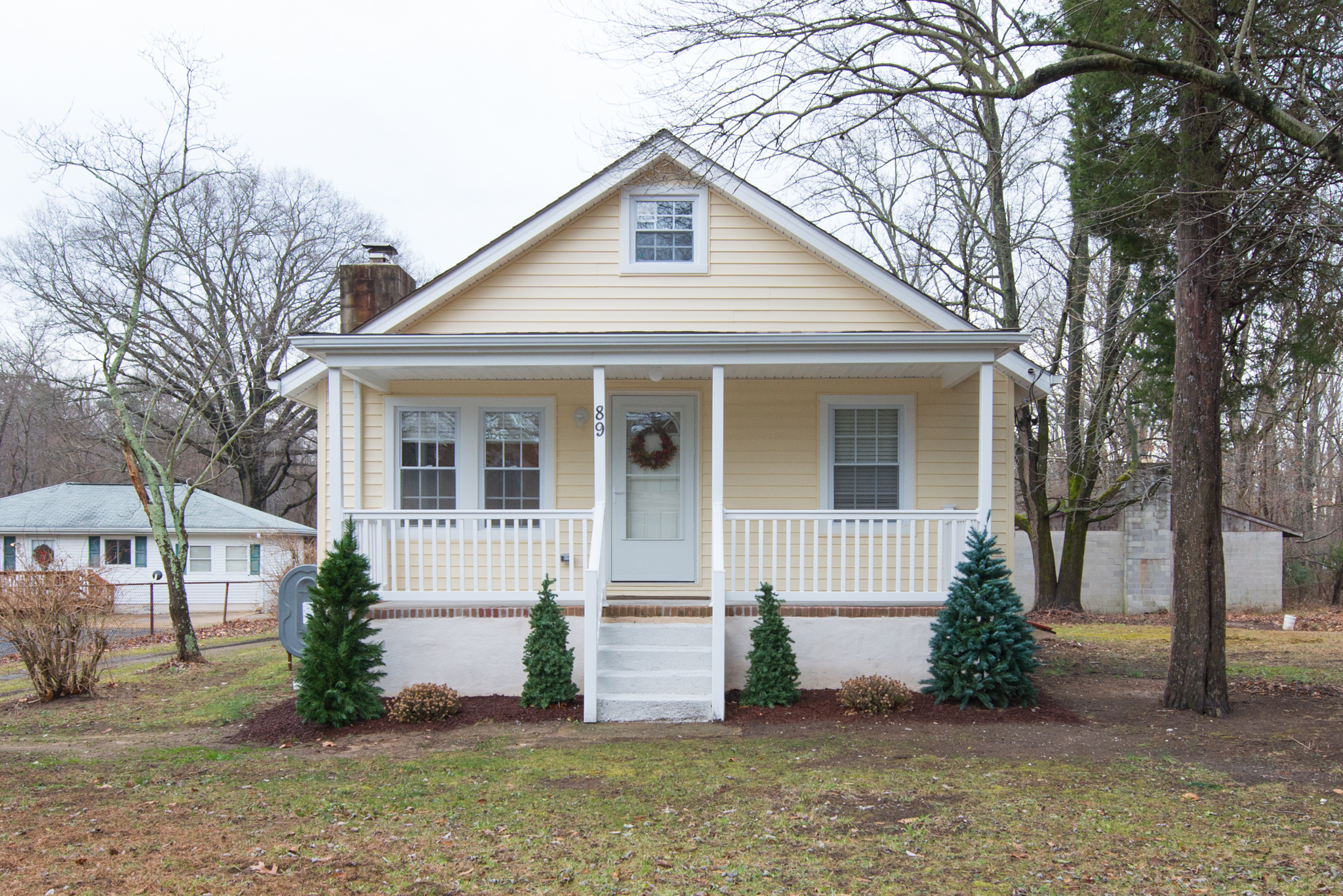 Darling Severn Rancher on over 2 Acres!