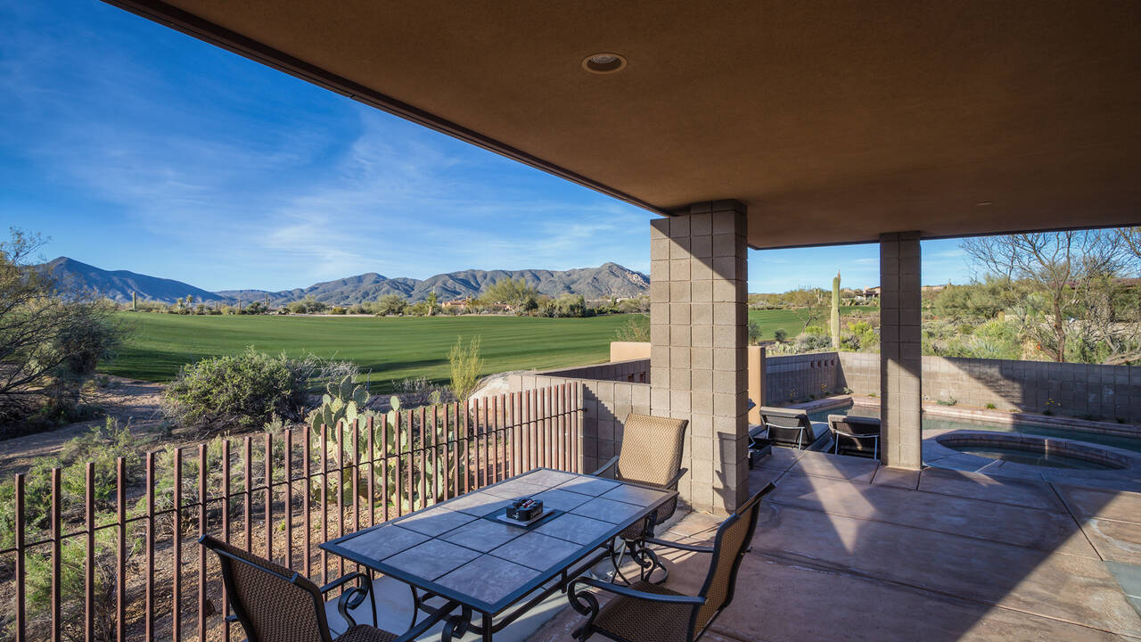 Scottsdale_home_patio_on_golf_course.jpg