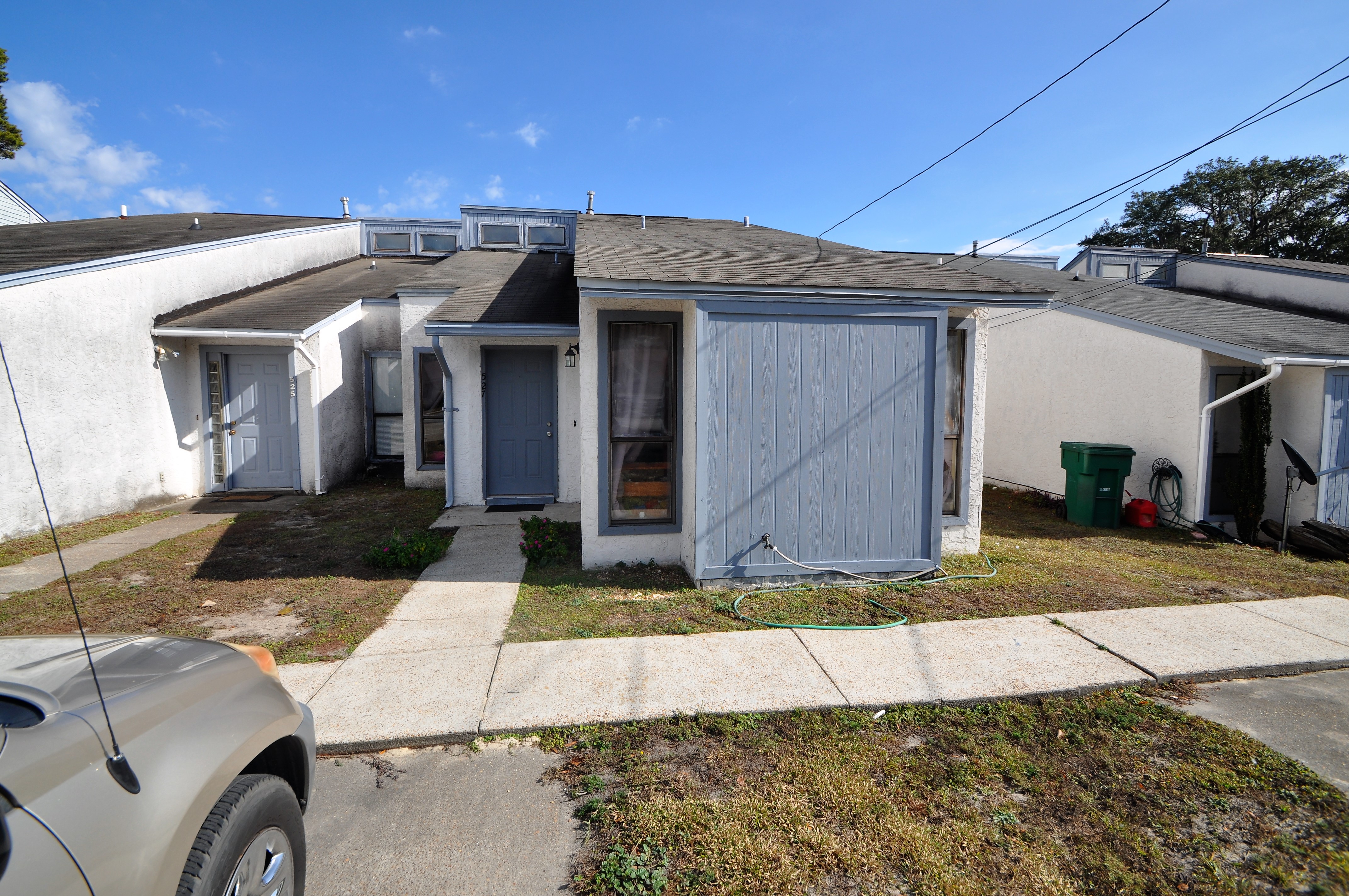 New Listing! Beautiful 2BR Townhouse Plus Loft!!