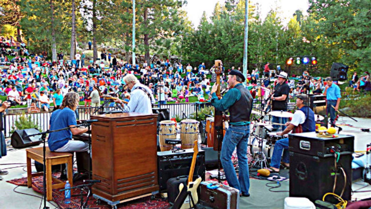 Music_in_the_park_by_Mr_Truckee_resized.jpg