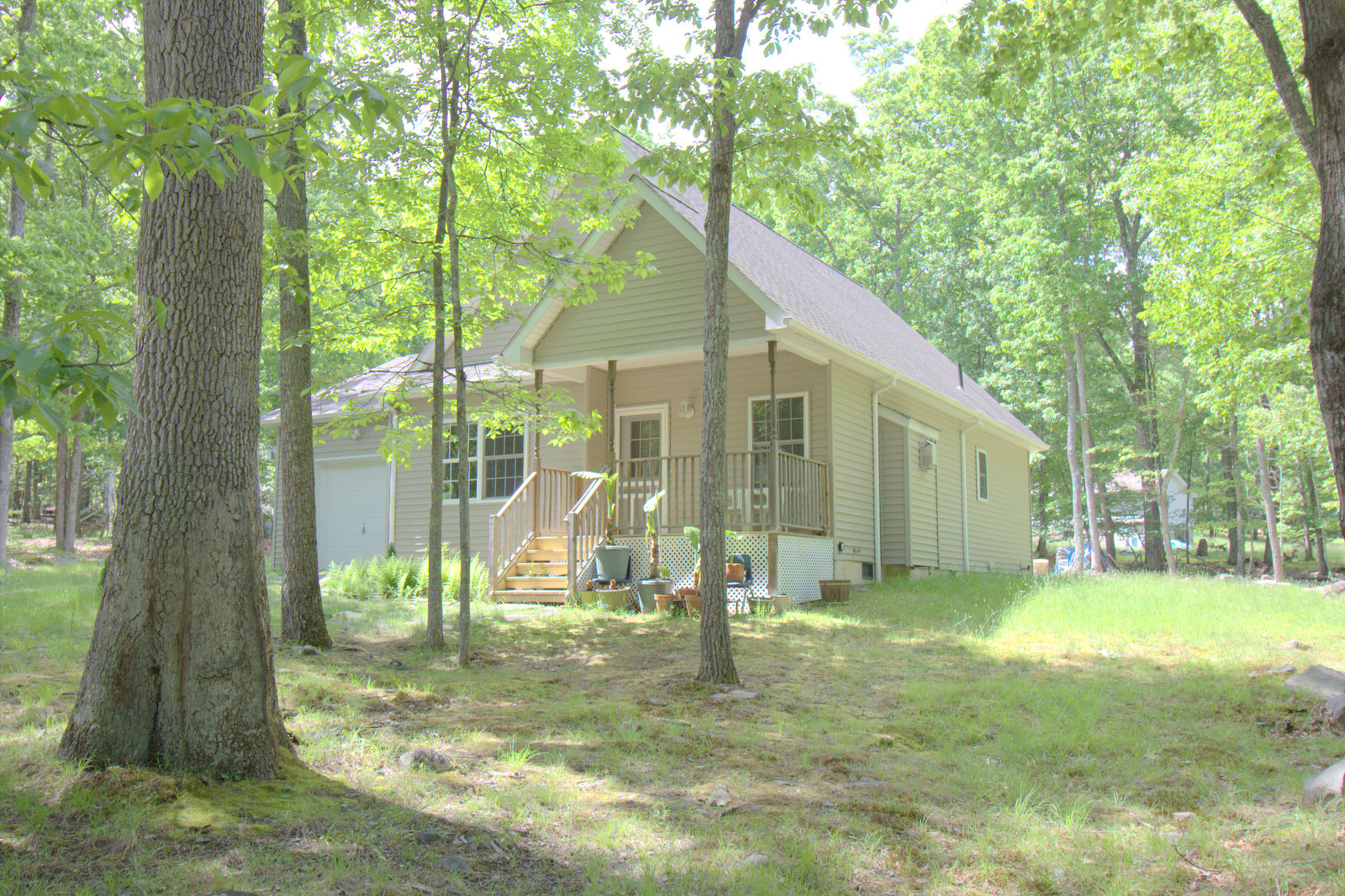 Fawn Lake Forest Home Hawley PA Wallenpaupack Schools