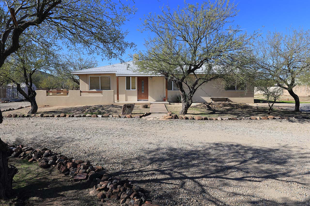 North Central Phoenix 1 acre 3Br/2Ba 279,500