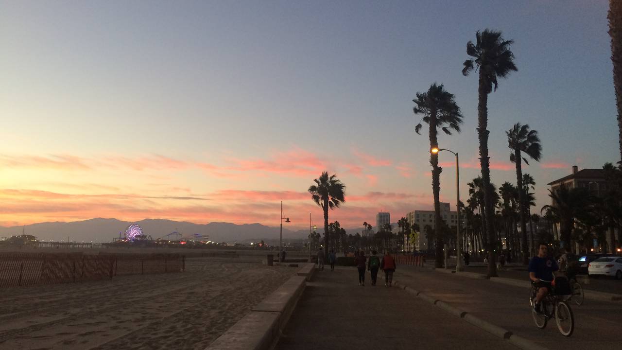 Santa_Monica_sunset_and_pier_photo_by_Feng_Shui_Consultant_Laura_Cerrano_.jpg
