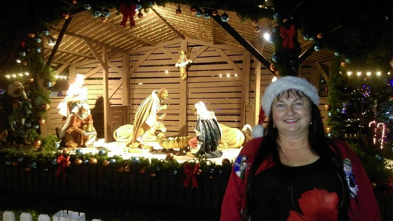 Michelle_Carr_Crowe_Nativity_Christmas_in_the_Park_2016_image.jpg