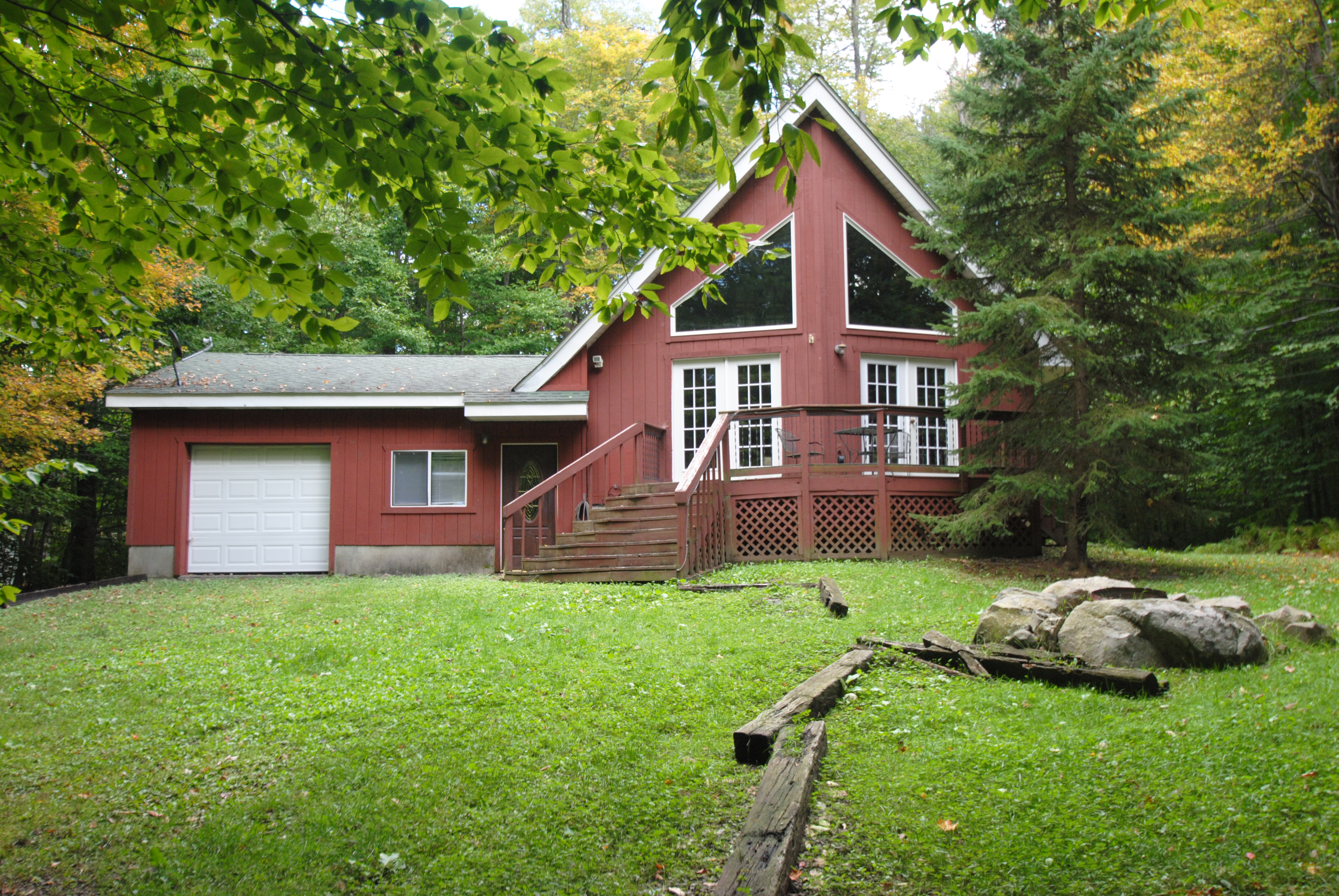 ProwFront Chalet in Riverside Estates Walk to Lehigh