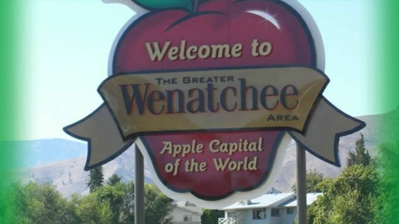 wenatchee_apple_welcome_sign.jpg