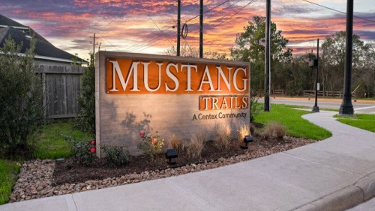 Mustang_Trails.jpg