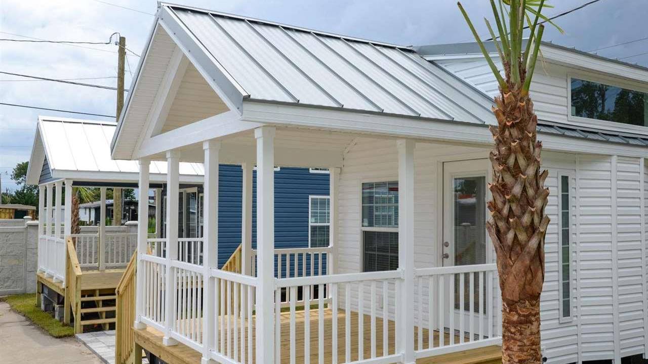 Tiny_Houses_Fors_Sale_in_North_Myrtle_Beach_SC.jpg