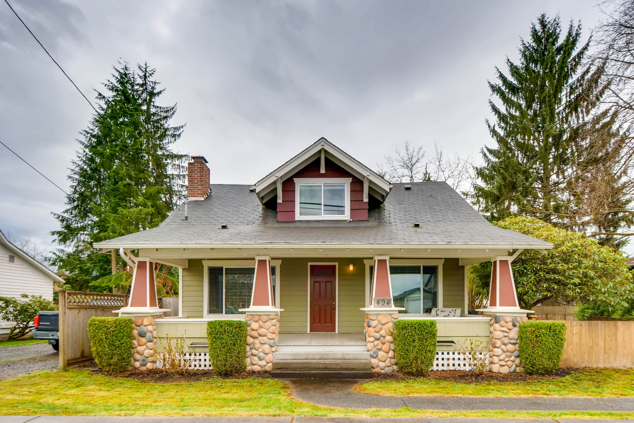 Charming & Fully Renovated 1916 Craftsman Home