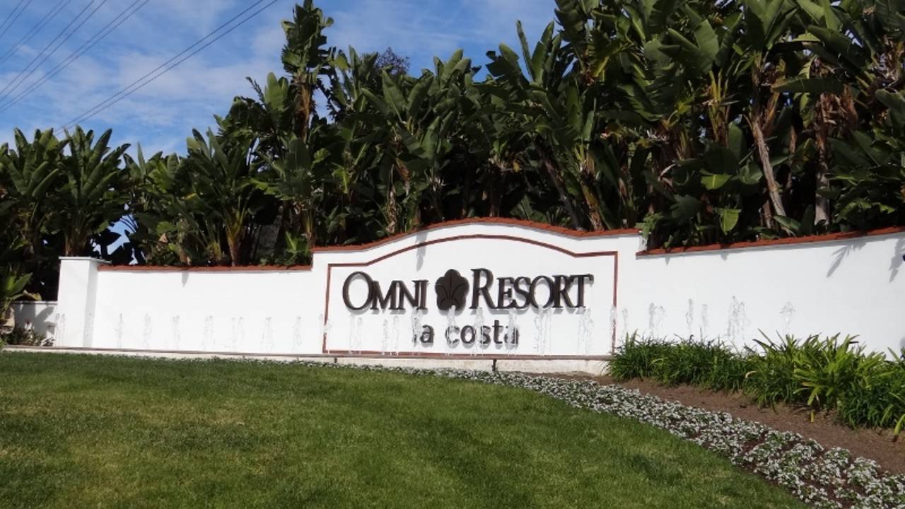 Main_entrance_Omni_La_Costa_Resort.jpg