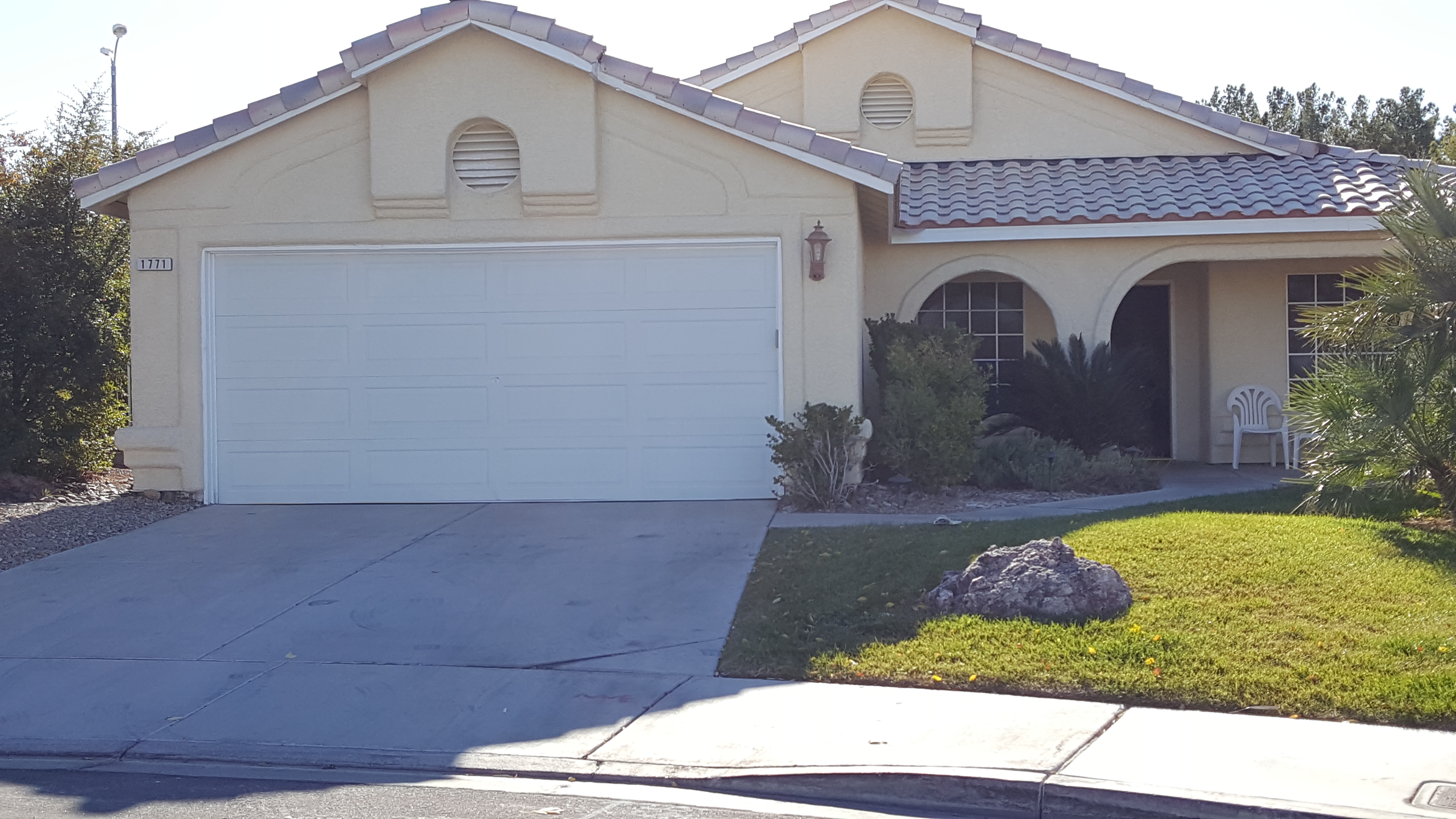 279,999 New Listing In Green Valley!
