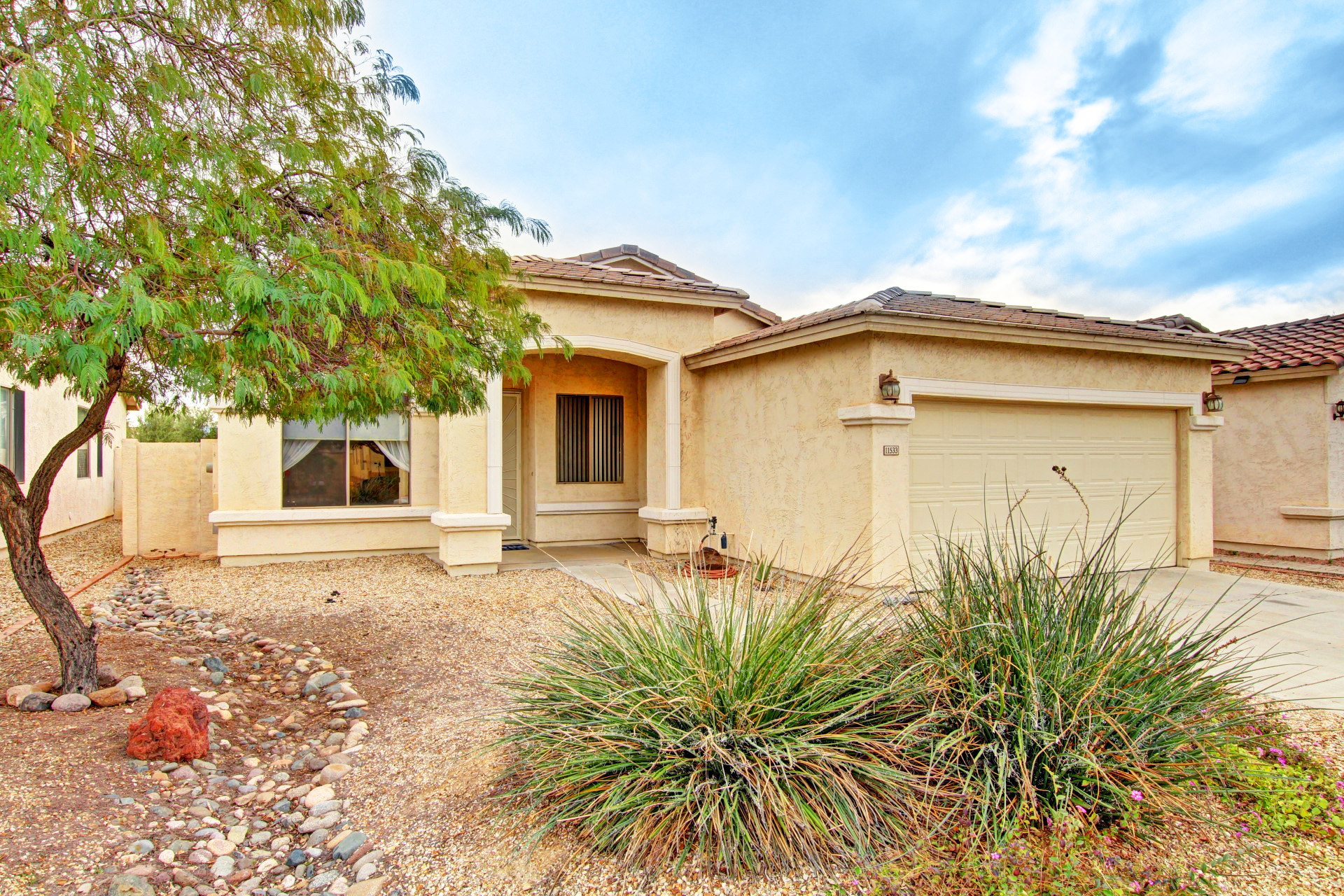 3 Bed/2 Bath Stucco House in Garden Lakes, Avondale, AZ