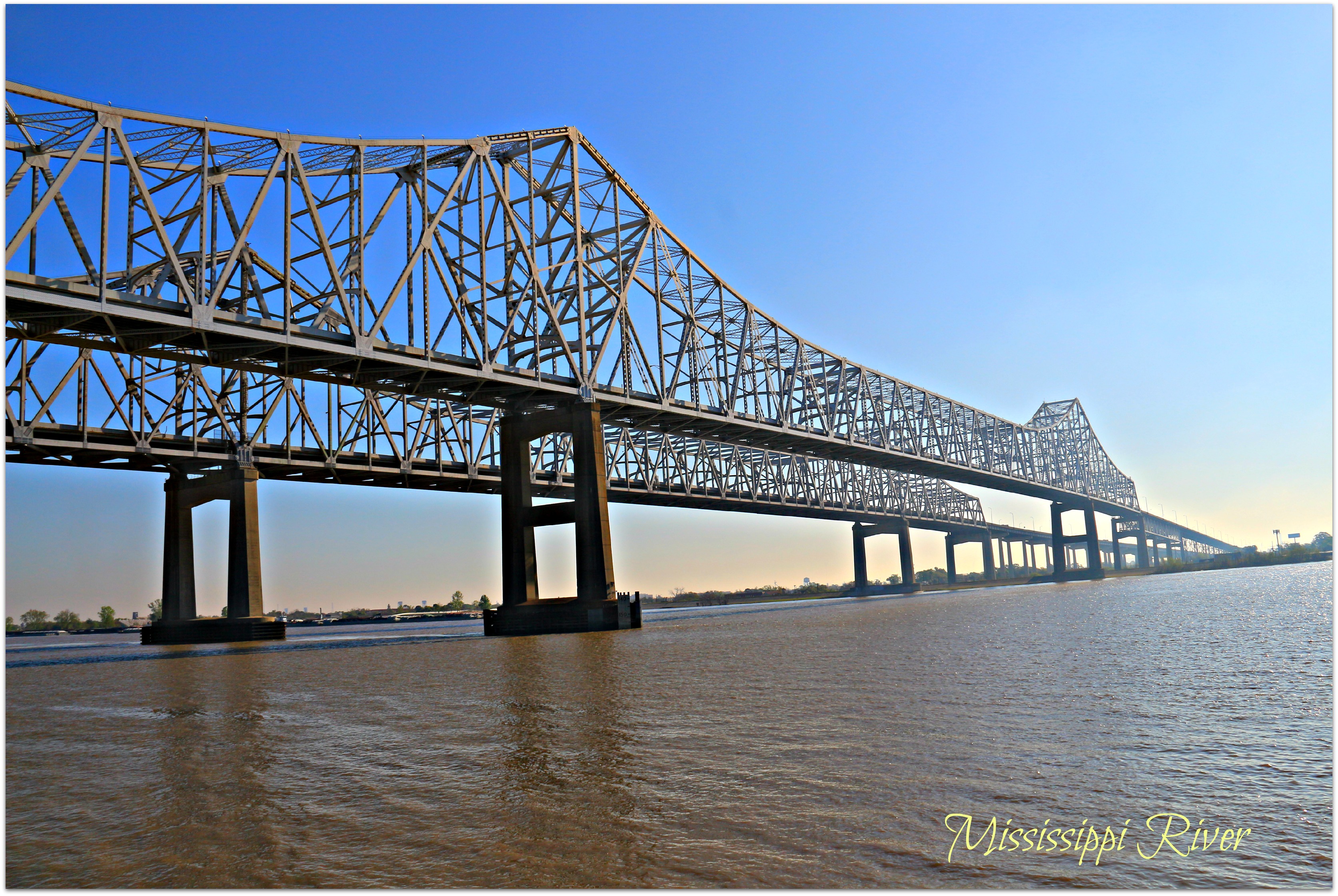 Mississippi_River_Bridge_in_New_Orleans1.jpg