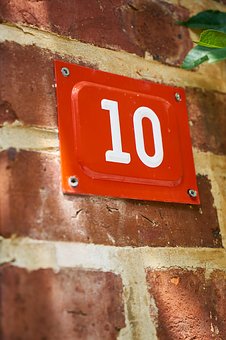 the_number_10_on_a_building.jpg