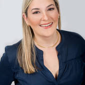 Adriana Pifano, Real estate agent serving Fort Lauderdale, Miami. (avanti way)