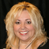 Sandie Holbrook (United Country RealOne Realty)