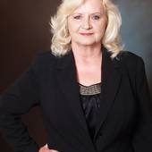 Sue Hinrichsen, Exceeding Expectations! (Berkshire Hathaway HomeServices)