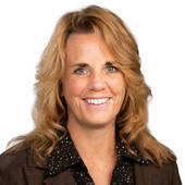 Julie Voss, Full-Time Real Estate Agent (JPAR Modern Real Estate)