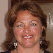 Claudia Misner (Coldwell Banker Residential Brokerage)