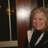 Nikie Glasbrenner (RE/MAX Homes Center)