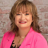 Kendra Gale, 27 YEARS LOCAL TAMPA BAY/CLEARWATER EXPERIENCE (Align Right Realty)