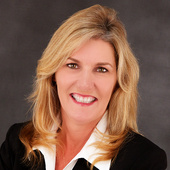 Kim Loiacano (Realty One Group)