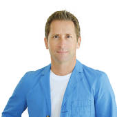 Ross Milroy, Broker specializing in waterfront properties (Compass)