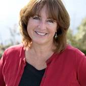Becky Bassett, Real estate agent serving the Kennebunk Beach area (Kennebunk Beach Realty, Inc.)