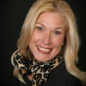 Susan Dryer, I list and sell residential homes on 1+ acres. (HomeSmart)