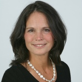 Laura Hall (Coldwell Banker Residential Brokerage)