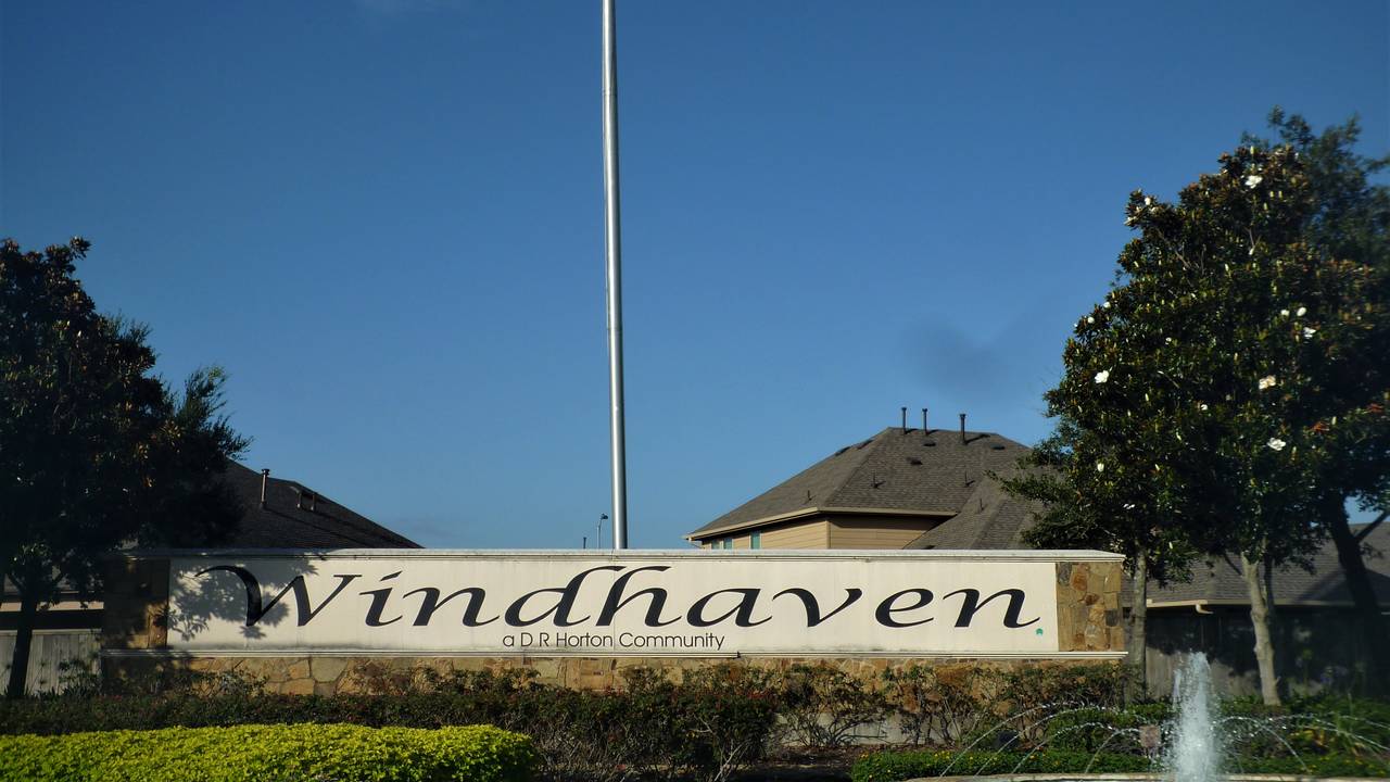 Windhaven_community_entrance.jpg