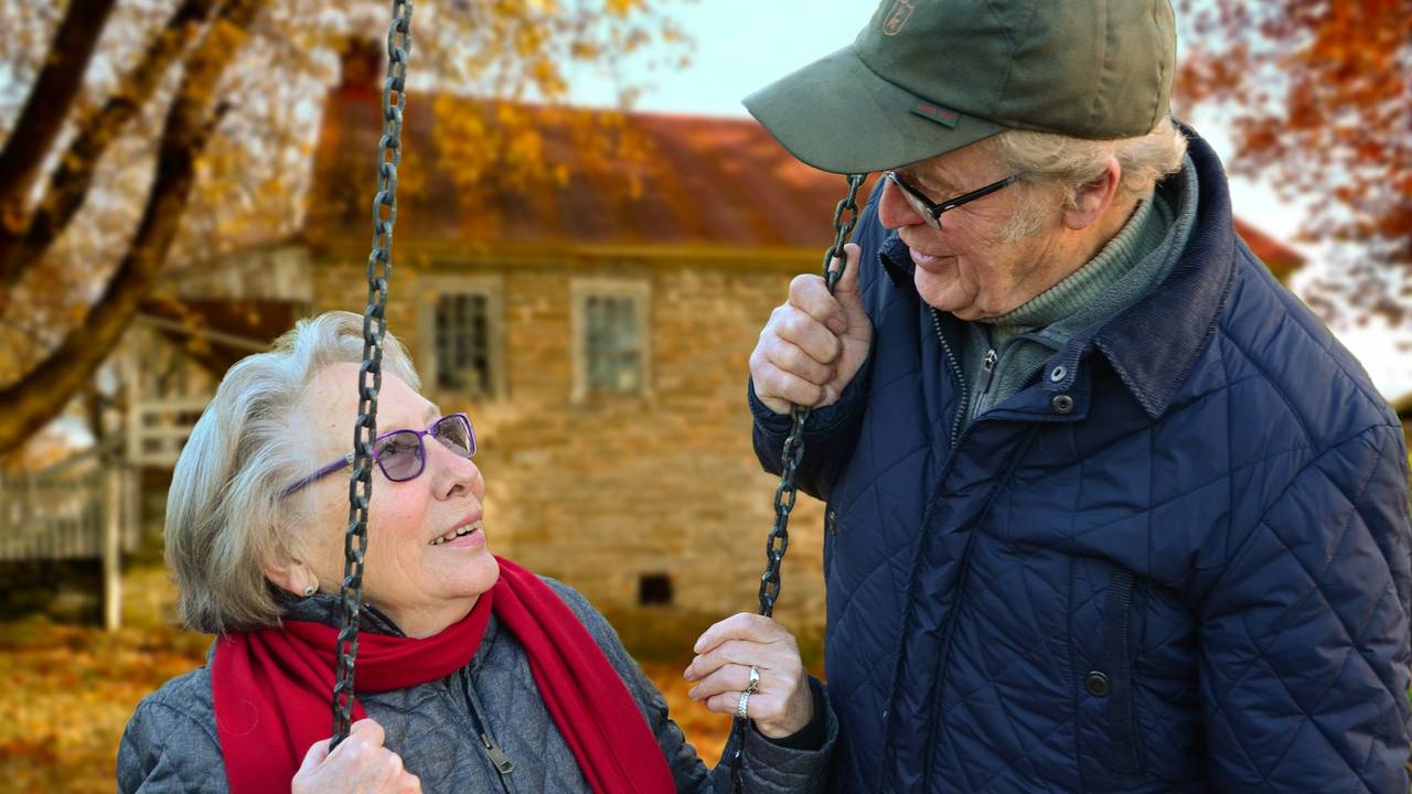 old-people-616718_1920.jpg