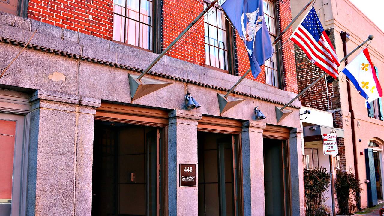 448_Julia_409_Entrance_to_Gallery_Row.jpg