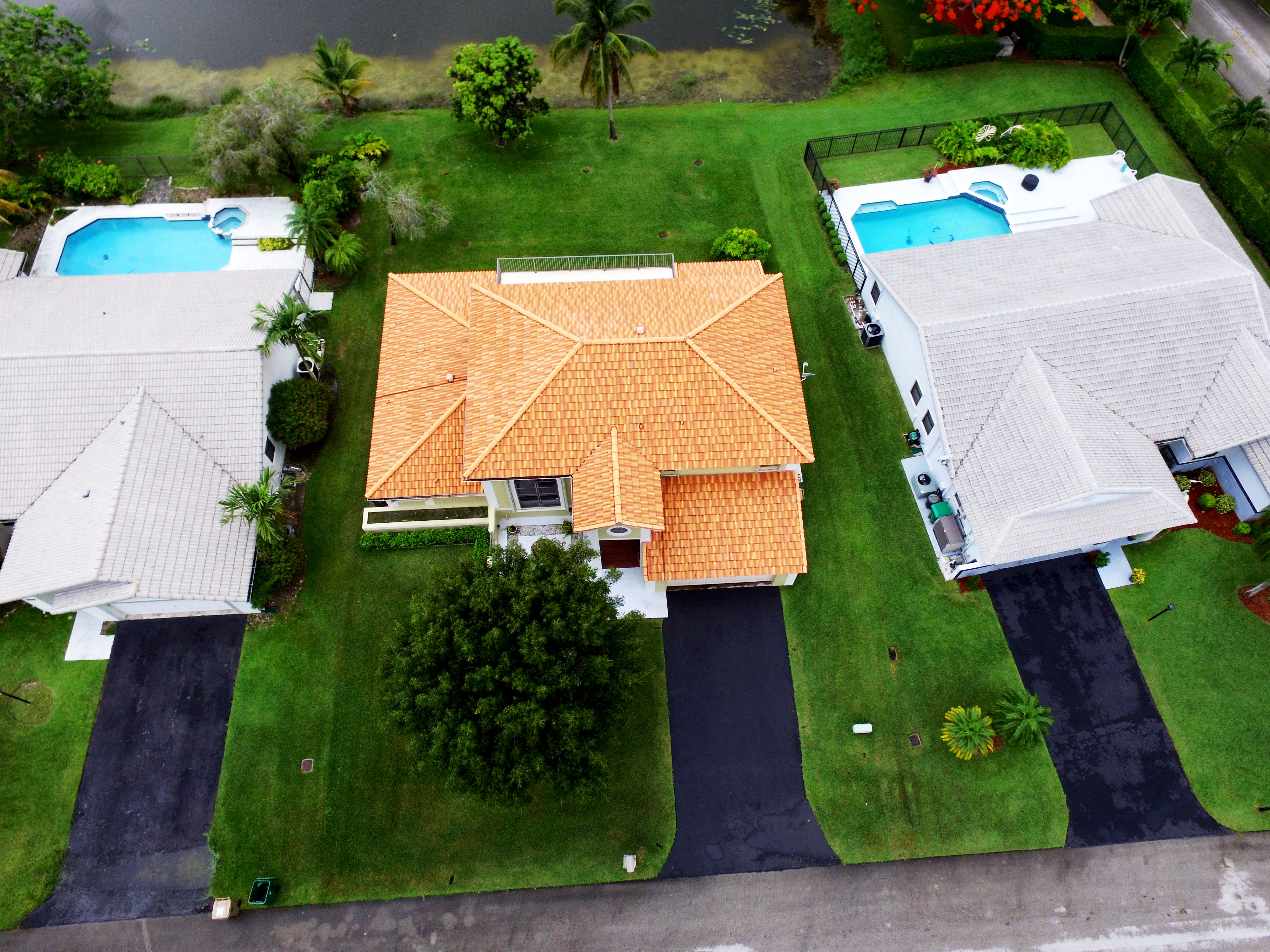 4/3.5 Hawkes Bluff 2 Story Home w/Lake View For Sale!