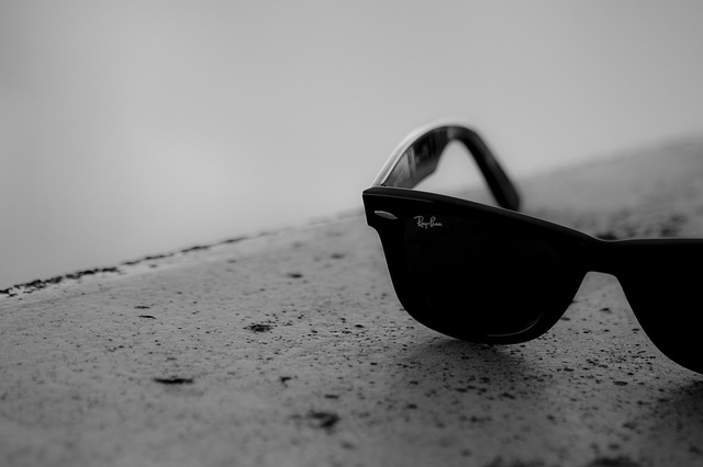 sunglasses-692517_640.jpg