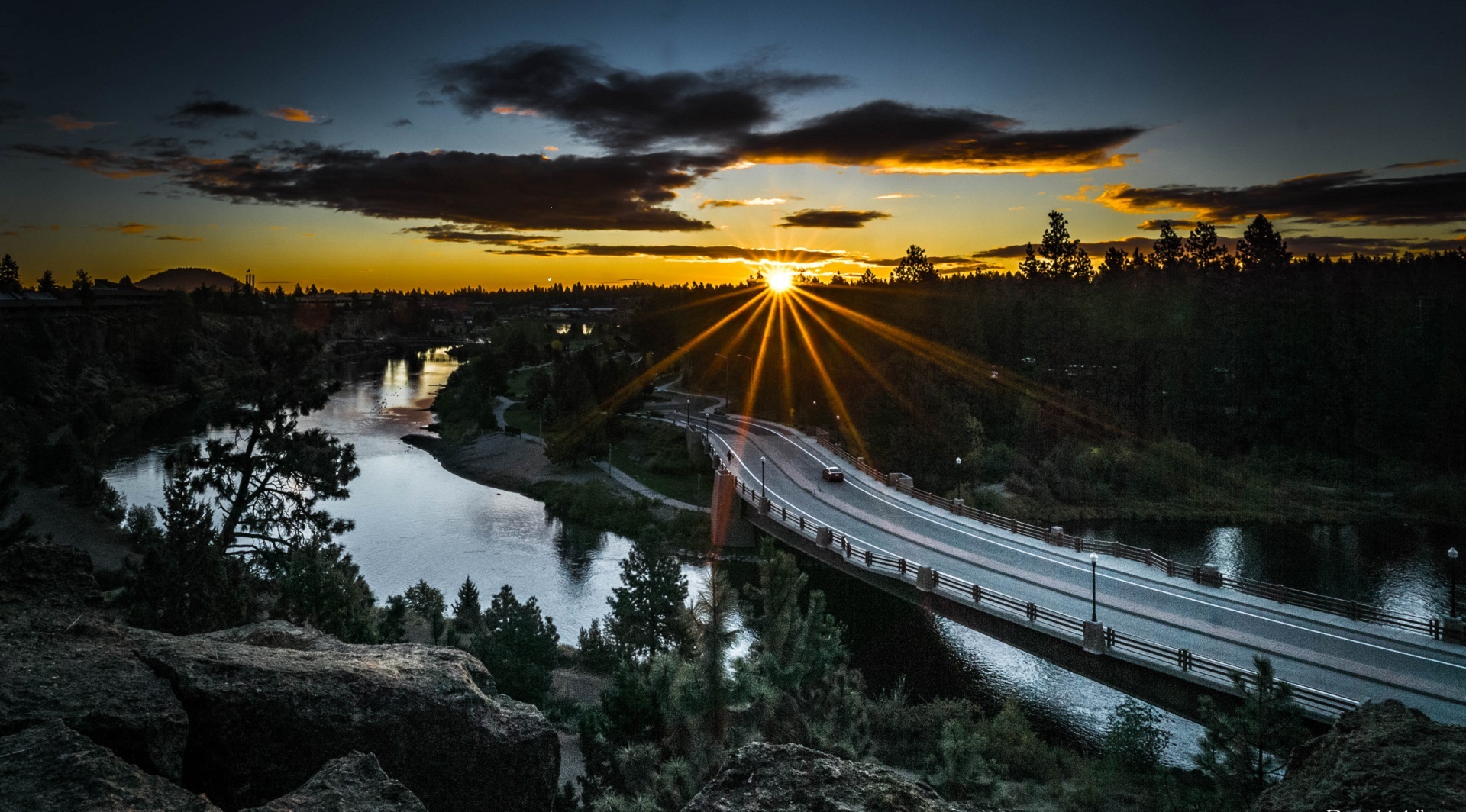 Sunrise_Bend_1920.jpg