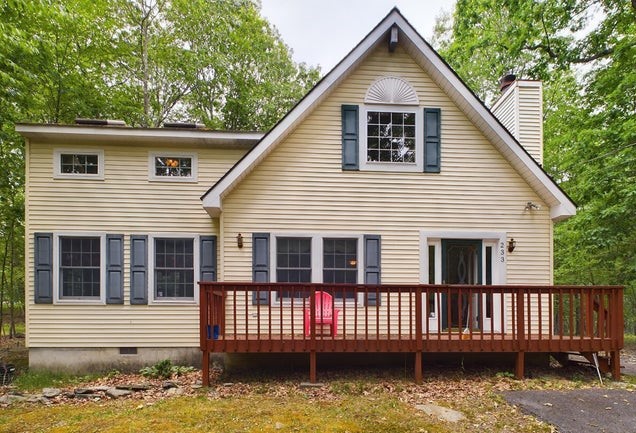 Beautiful Chalet Home in Gated Community of Pocono Ranc