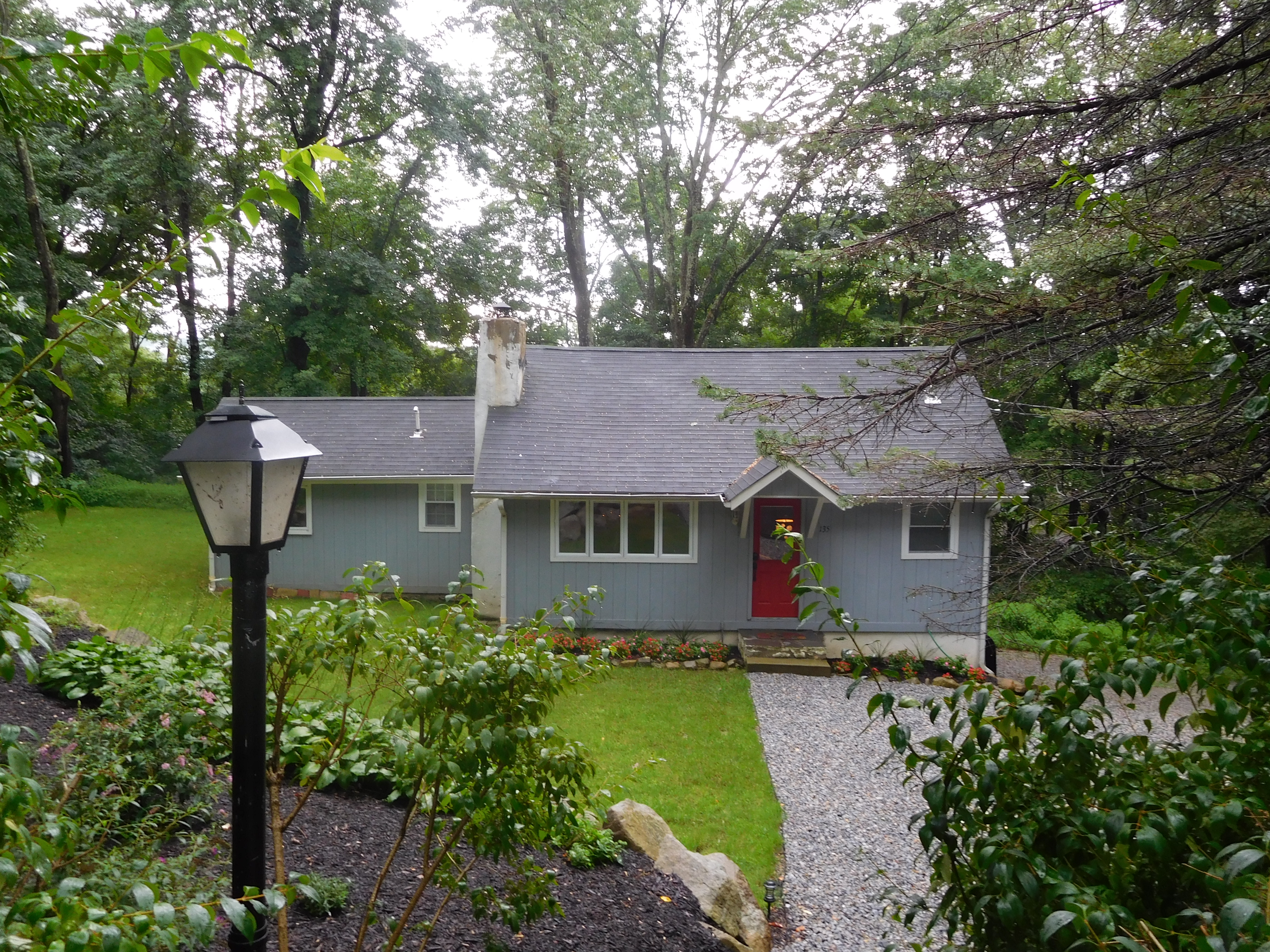 WELL MAINTAINED VERNON LAKE/SKI HOUSE AT 135 HILLSIDE R