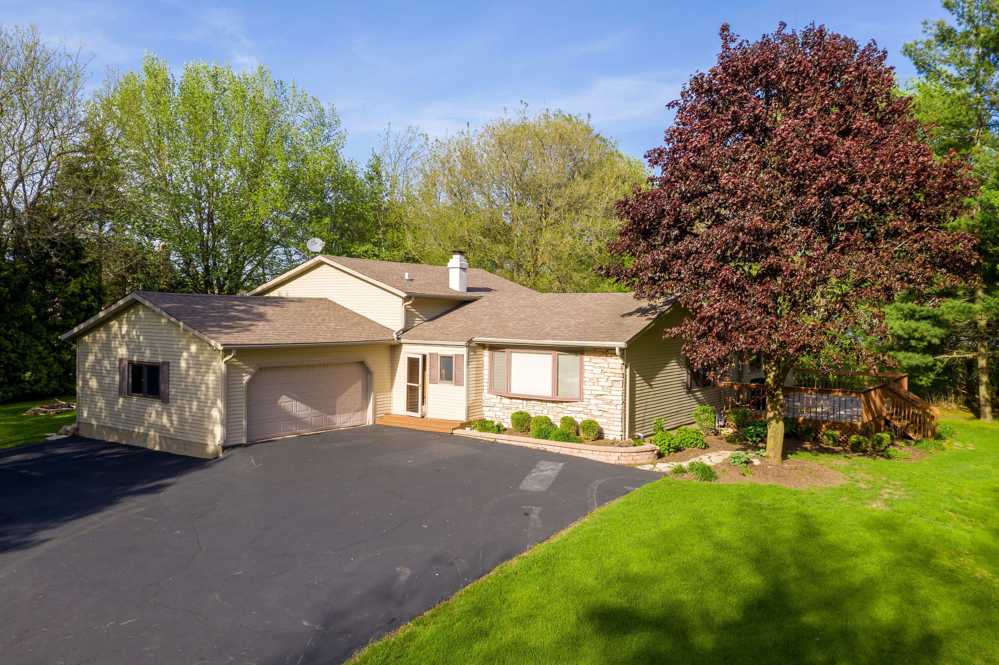 Upgraded Home on 1.3 Acres in Elburn