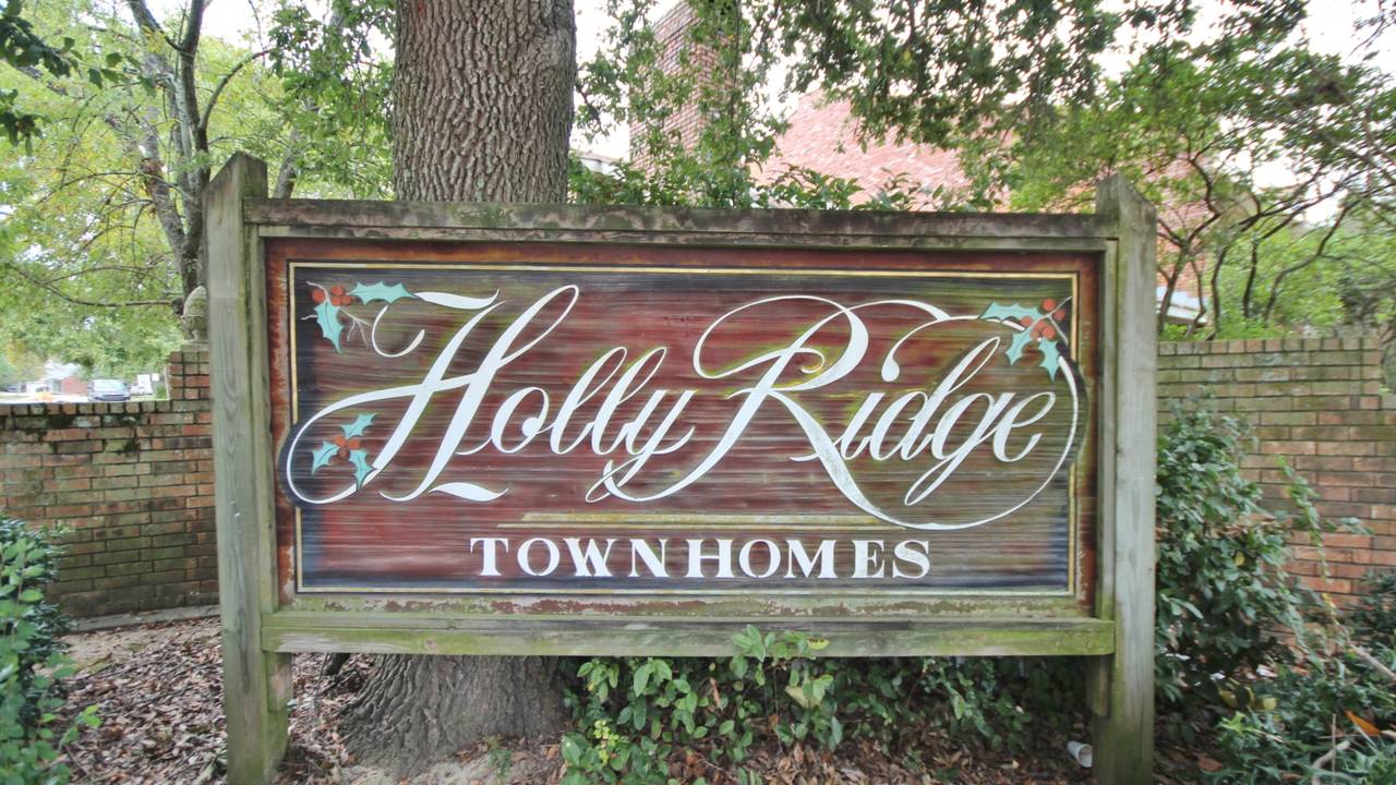 Holly_Ridge_Townhomes_Baton_Rouge.JPG